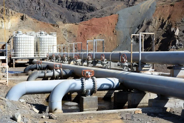 SISTEM PEMBUANGAN AIR PADA DRAINASE TAMBANG YANG AMAN